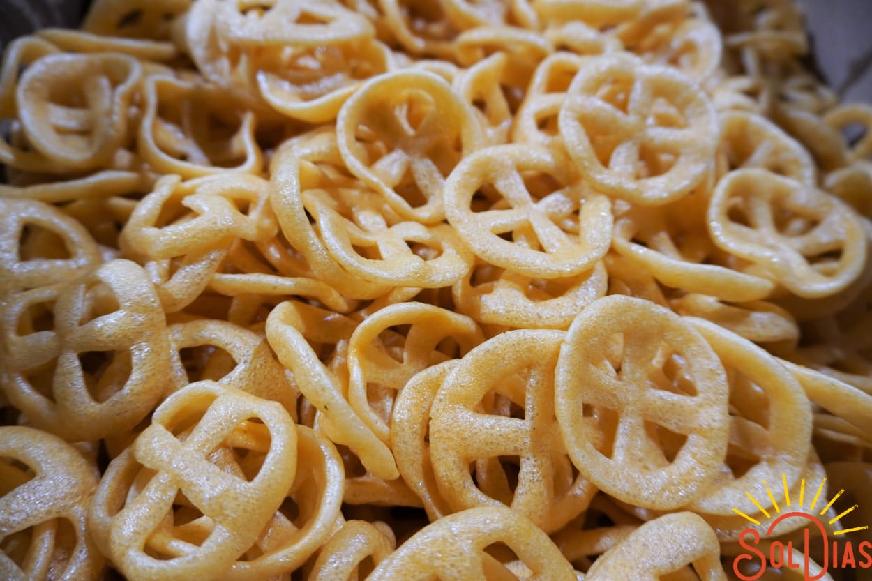 Chicharrones de Rueda | Fried Wheat Wheels | 3 oz